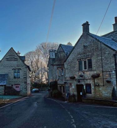 Stroud Bed & Breakfast | BEAR INN - BISLEY