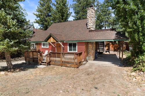 Big Bear Lake House | Bear Pause -Walk to lake and Alpine Slides! Beautiful knotty pine interior!