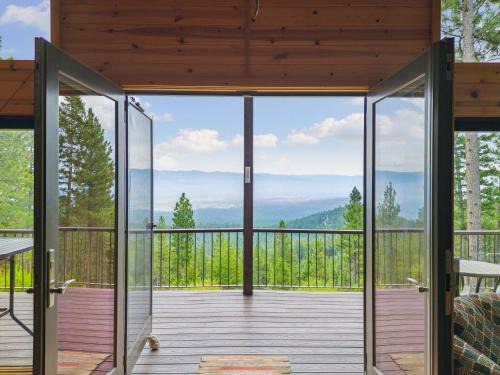 Victor House | Bearlythere High Mountain Retreat