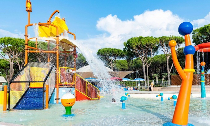 Le Rocchette House | Beautiful apartment in villa for 4 people with A/C, pool, WIFI, hot tub, TV and terrace