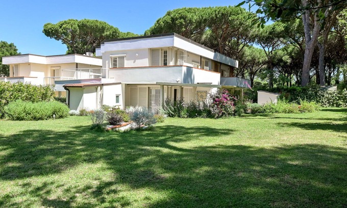 Punta Ala Villa | Beautiful private villa for 10 people with WIFI, A/C, TV, patio and pets allowed