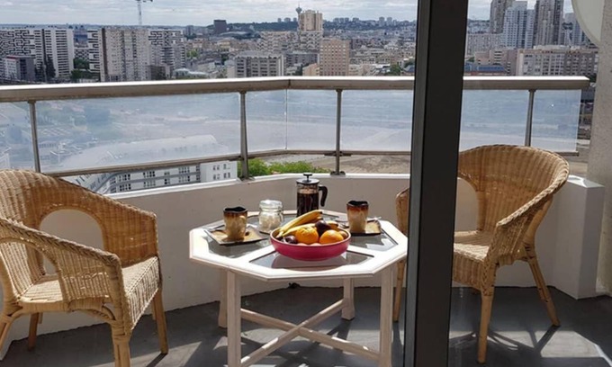 Quartier de la Chapelle Apartment | Beau studio rénové 30m2 balcon vue Paris+parking