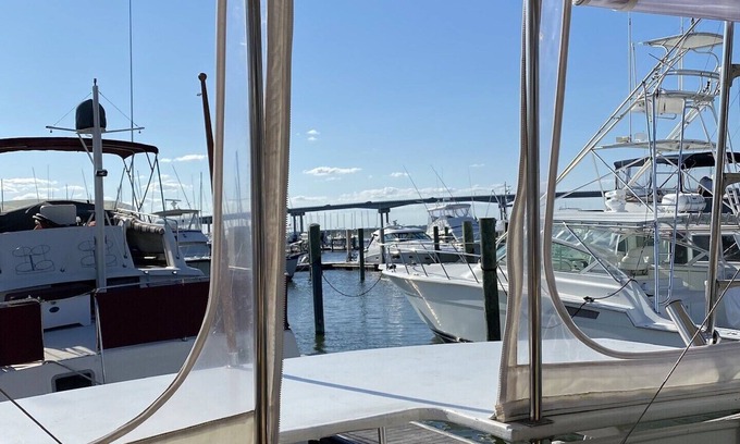 Morehead City Boat Rental | Beaufort Waterfront Yacht