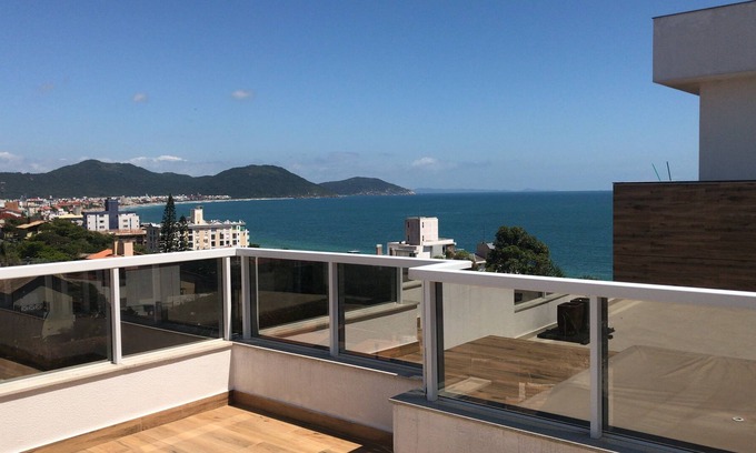 Ingleses Sul Apartment | Beautiful Penthouse of High Standard in Florianopolis. English beach in front of the sea