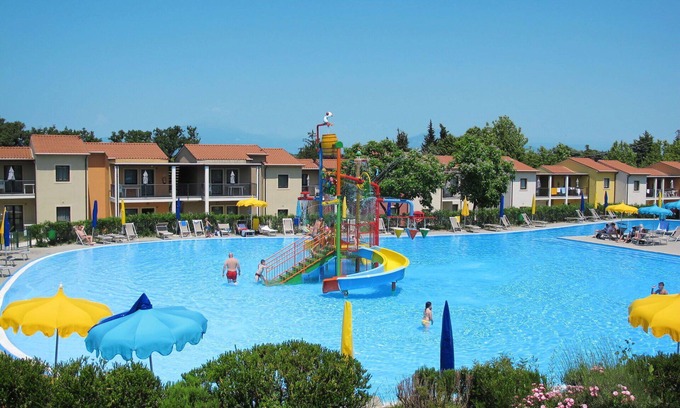 Cavalcaselle Apartment | Beautiful apartment for 6 people with A/C, pool, WIFI, TV, balcony and parking