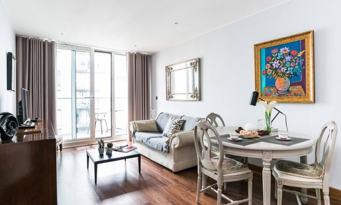 Queenstown Apartment | Beautiful 1 bed flat Chelsea Bridge Wharf