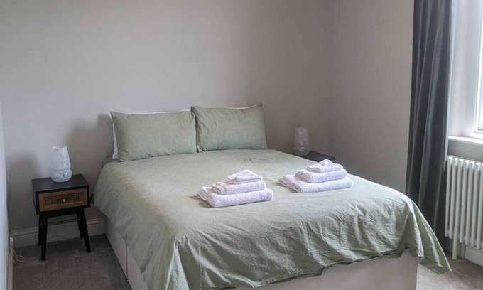 Clifton Apartment | Beautiful 1 bedroom Flat in Clifton, Bristol with Parking.