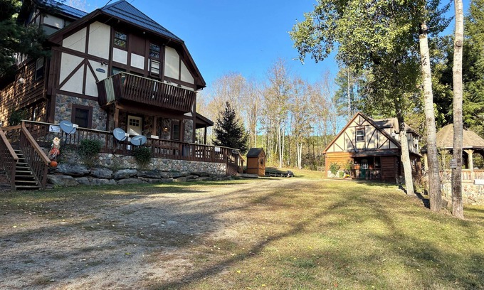 Great Valley Ski Chalet | Beautiful 12 Bdrm Rustic Chalets Built For Large Group Entertaining w/Privacy
