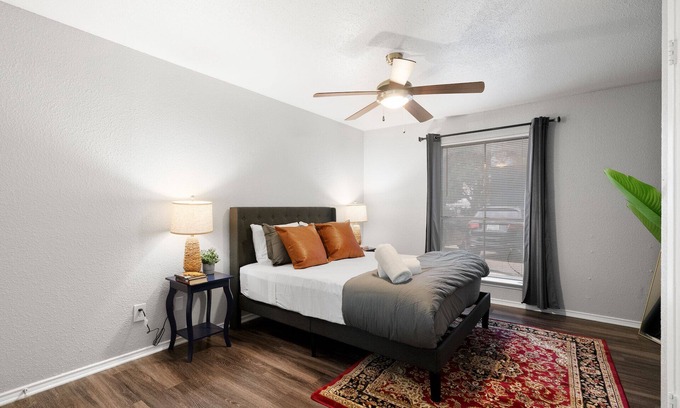 University Hills and Windsor Park Apartment | Beautiful 1BD/1BA in University Hills 3633
