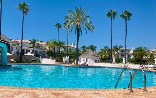 Almancil Apartment | Beautiful 2 Bedroom Self Catering Apartment with Private Pool and Garden in the Encosta do Lago Resort in Quinta do Lago