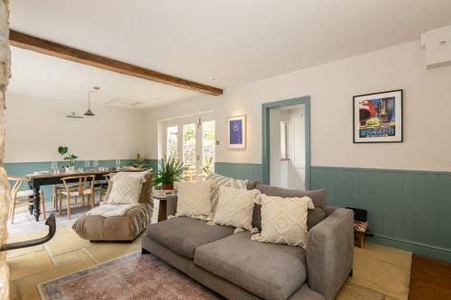 Churchill Apartment | Beautiful 2 Bedroom Cottage in the Cotswolds