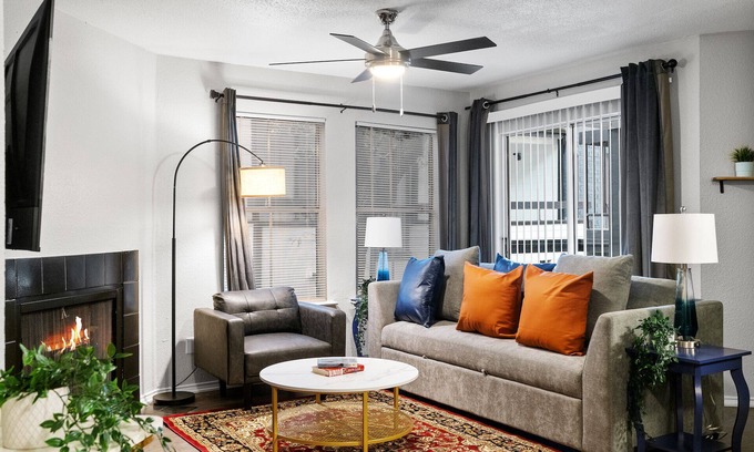 University Hills and Windsor Park Apartment | Beautiful 2BD/2BA in University Hills 6370