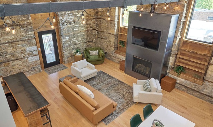 Utica Condo | Beautiful 3 bed 2.5 bath condo w/pullout sofa in downtown Utica