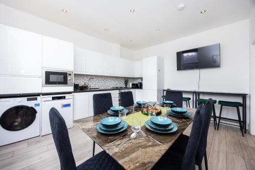 Shepherd's Bush Apartment | Beautiful 3-Bed Apartment in Shepherd's Bush