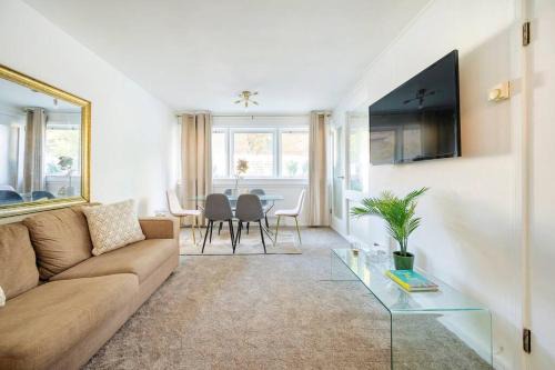 Harrow Road Apartment | Beautiful 3-bed house-the centre