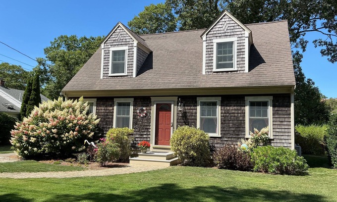 Teaticket House | Beautiful 3 bedroom home just steps to bay beaches