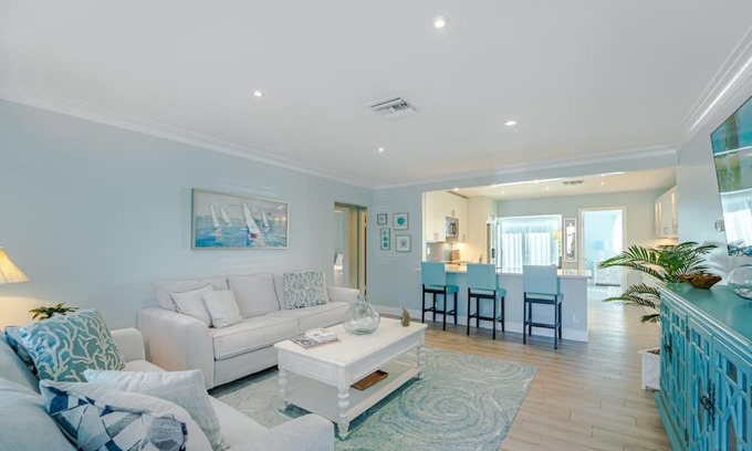 East Ocean Ave House | Beautiful 3 bedroom home really close to the beach