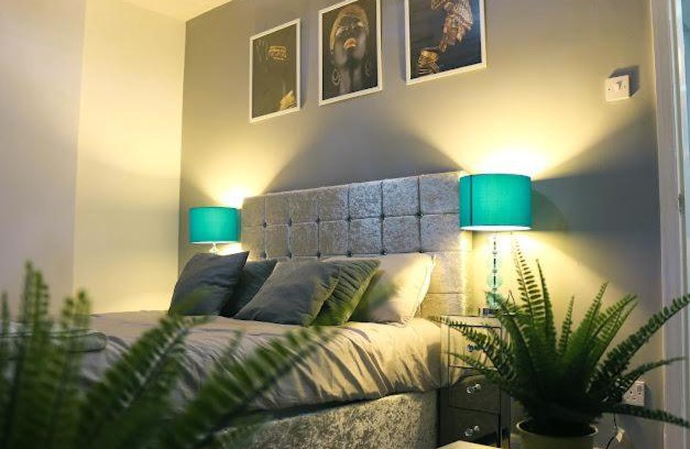 Coventry House | Beautiful 3 Bedroom House Coventry