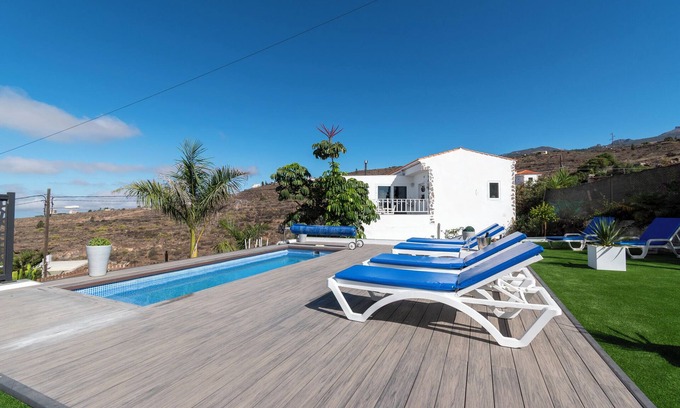 Taucho Villa | Beautiful 3 Bedroom Villa by Tenerife Villas Online Co Uk