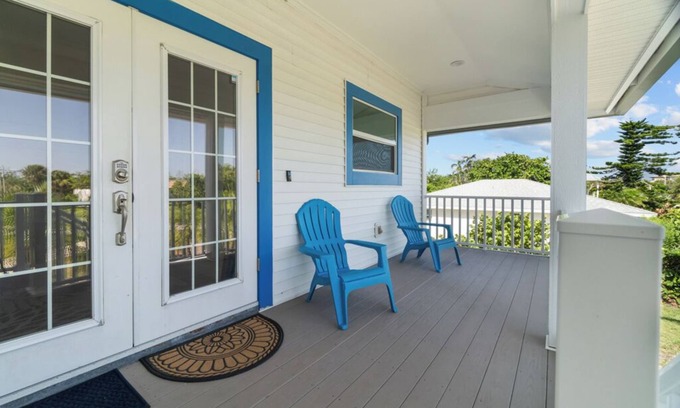Murex Lakes House | Beautiful 3-BR Sanibel Home with a Private Pool – Short Walk to the Beach!