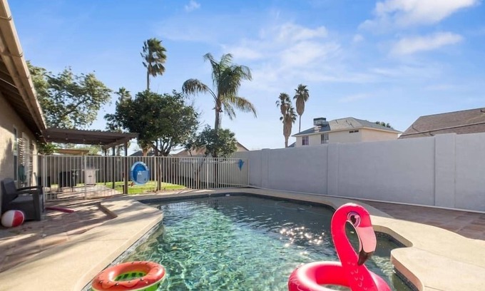 Chandler House | Beautiful! 3bdr Single-Story home - private pool