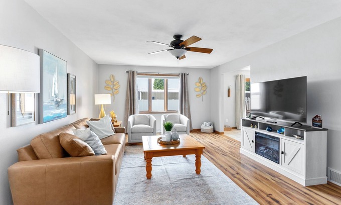 Kimberly House | Beautiful 3BR Home Dog-Friendly, Fenced Yard, Shuffleboard & Grill