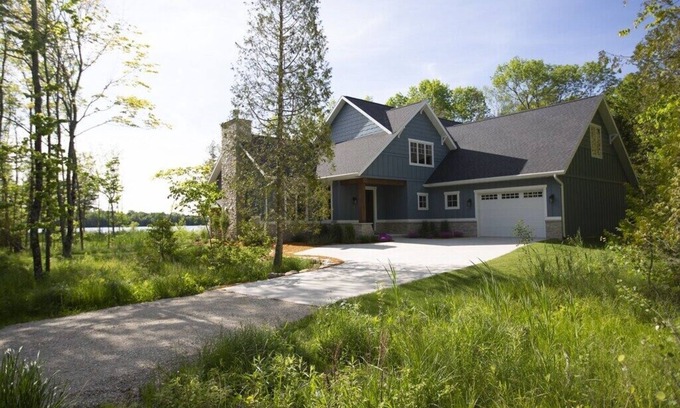 Baileys Harbor Cottage | Beautiful 4-bedroom cottage with AC, WiFi in enchanting Baileys Harbor