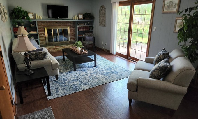 St. Marys House | Beautiful 4-bedroom, half a block from downtown St. Mary's