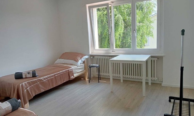 Uster District Apartment | Beautiful 5-room apartment with 6 beds - only 15 minutes from Zurich & free parking
