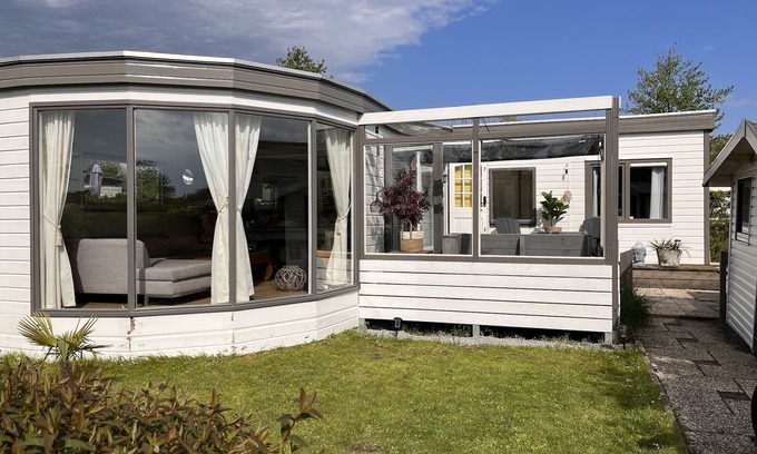 Scharendijke Ski Chalet | Beautiful 6-person chalet within walking distance of the beach