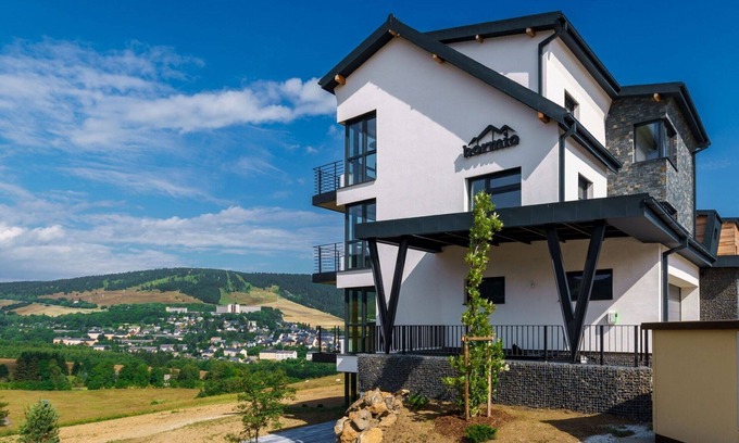 Loucna Pod Klinovcem Apartment | Beautiful apartment for 6 guests with WIFI, TV, balcony and parking