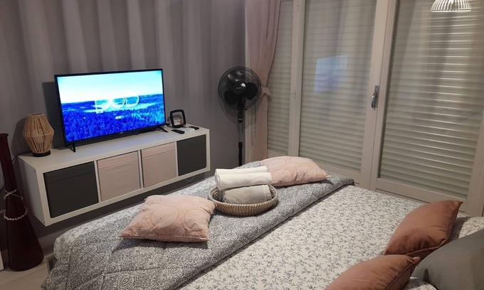 La Faviere Apartment | Beautiful apartment in the center of town, 100 metres from the beach