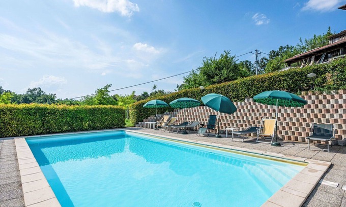 Cortazzone Villa | Beautiful apartment in villa for 14 people with WIFI, pool, patio and pets allowed