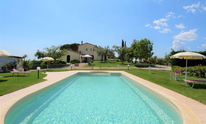 Massa Marittima Villa | Beautiful apartment in villa for 4 people with WIFI, pool, TV, terrace and pets allowed