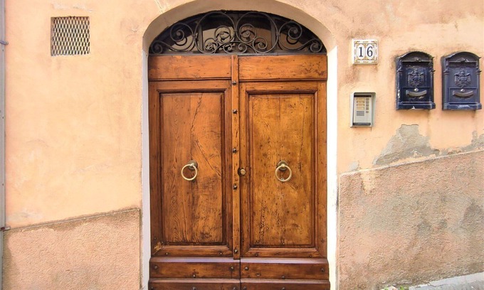 Massa Marittima Apartment | Beautiful apartment for 6 guests with WIFI, TV, balcony and pets allowed