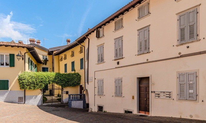 Riva del Garda Apartment | Beautiful apartment for 4 guests with A/C, WIFI, TV and patio