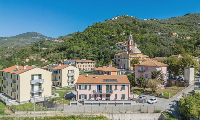 Sestri Levante Apartment | Beautiful apartment for 5 guests with A/C, WIFI, TV, patio and pets allowed