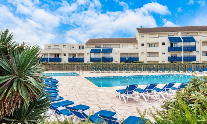 Lacanau-Ocean Apartment | Beautiful apartment for 4 guests with WIFI, pool, TV, terrace and pets allowed