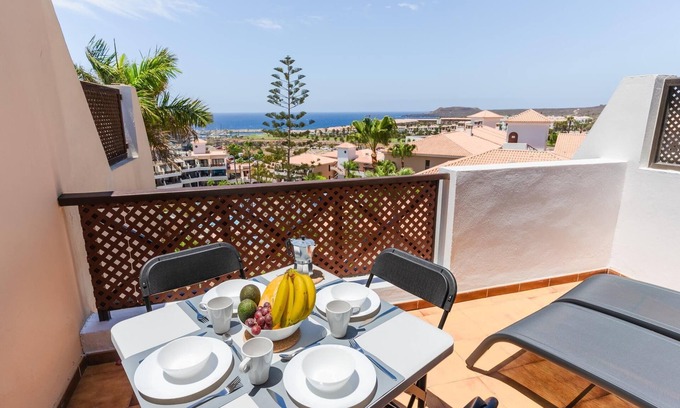 San Miguel de Abona Apartment | Beautiful Apartment in Golf del Sur with sea views