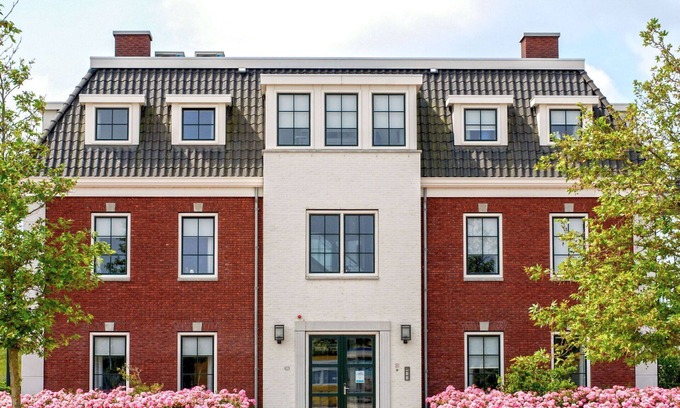 Colijnsplaat Apartment | Beautiful apartment for 4 guests with hot tub, WIFI, TV and balcony