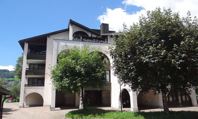 Engelberg Apartment | Beautiful apartment for 4 people with pool, WIFI, TV and balcony