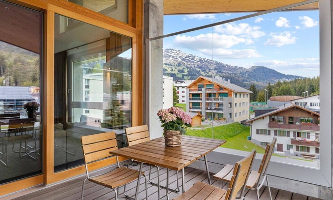 Lenzerheide Apartment | Beautiful apartment for 6 people with WIFI, TV and balcony