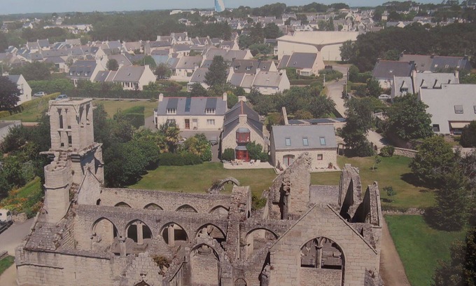 Pont-l'Abbe Apartment | Beautiful apartment for 4 guests with WIFI, TV, terrace and parking