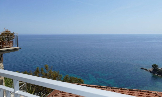 Ventimiglia Apartment | Beautiful apartment for 4 guests with terrace and parking