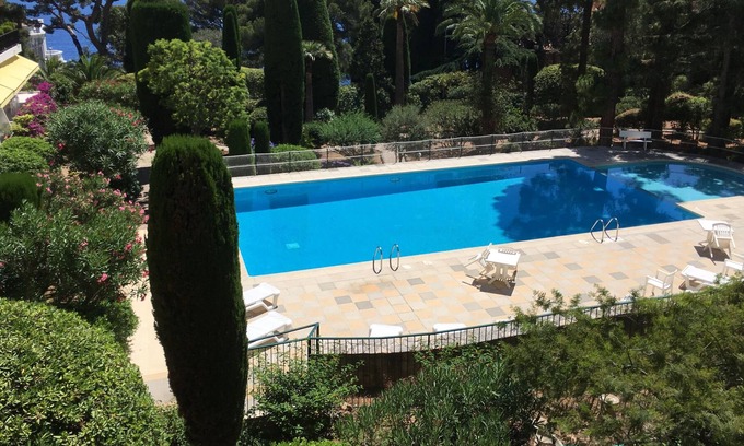 Cap d'Ail Apartment | Beautiful apartment by Sea, Plage Mala. Lovely swimming pool & close to Monaco