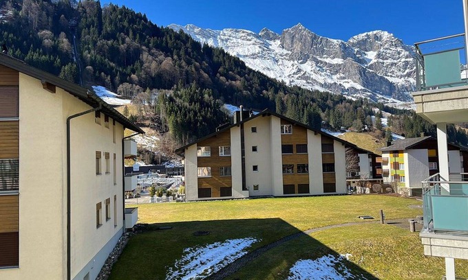 Engelberg Apartment | Beautiful apartment for 6 people with WIFI, TV and balcony