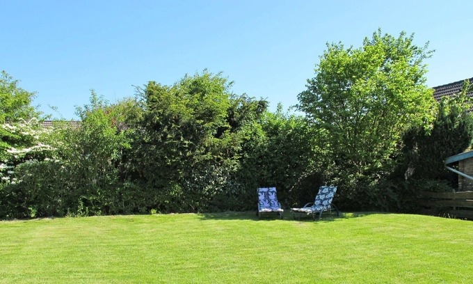 Otterndorf Apartment | Beautiful apartment for 4 guests with WIFI, TV, terrace, pets allowed and parking