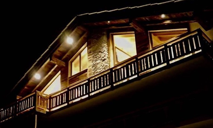 Saas-Fee Apartment | Beautiful apartment for 8 people with WIFI, TV and balcony