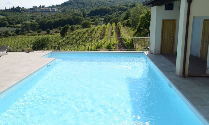 Capolona Apartment | Beautiful apartment for 6 people with WIFI, pool, TV and pets allowed, close to Arezzo