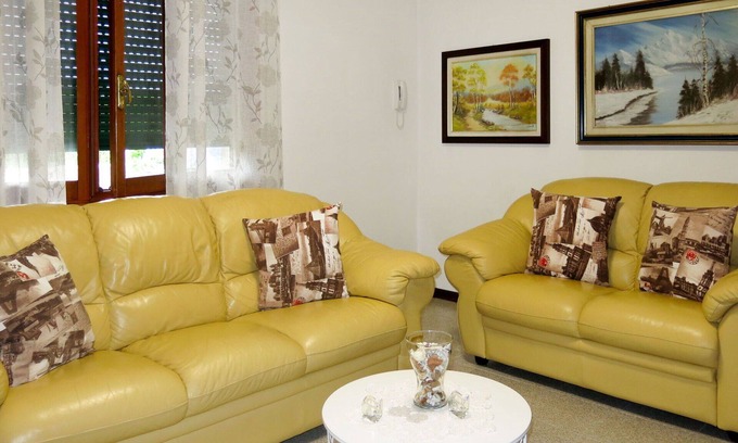 Passarella di Sotto Apartment | Beautiful apartment for 6 people with WIFI, TV, patio, pets allowed and parking